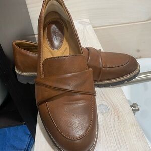 Elegant Brown Leather Loafers for Women
